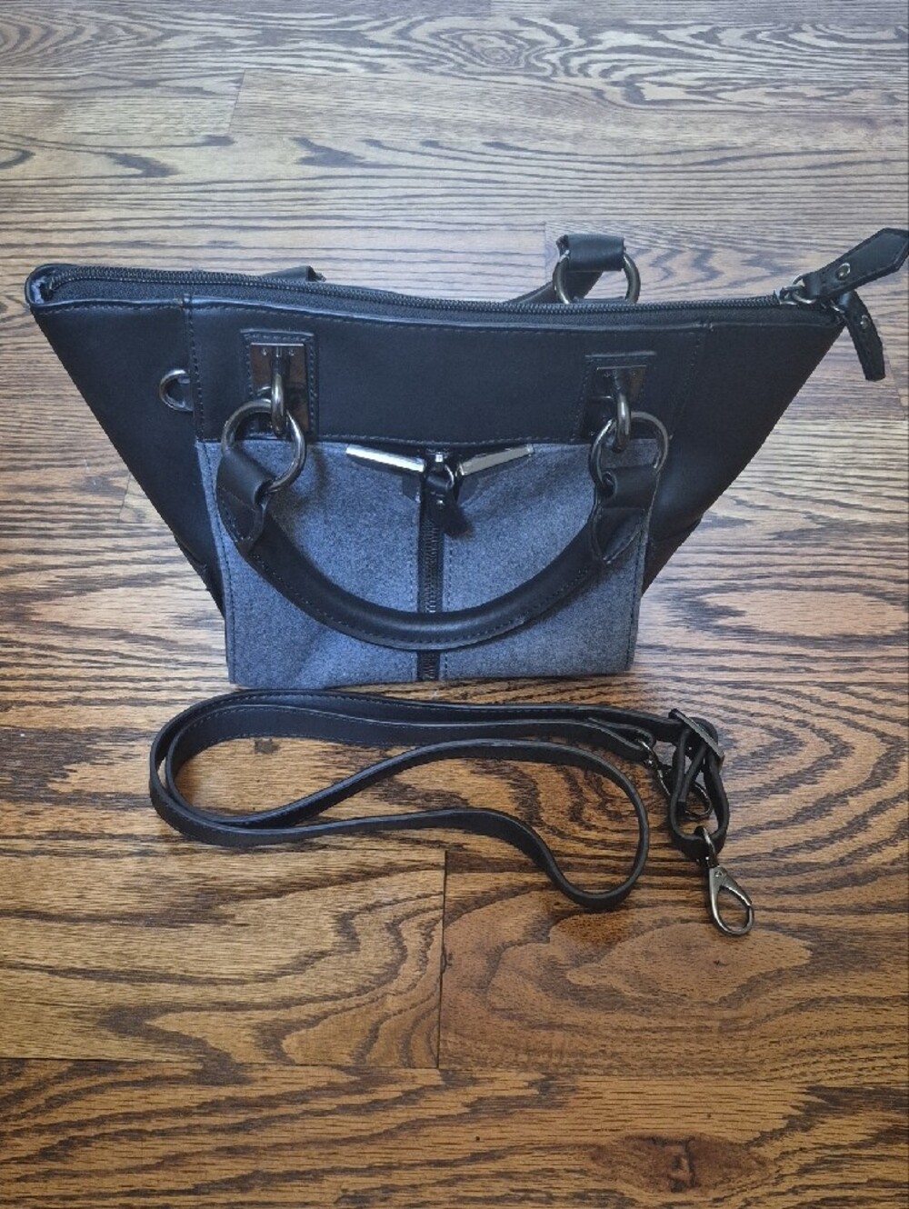 NWOT! Danielle Nicole Alexa Tote Crossbody Handbag Black and Grey
